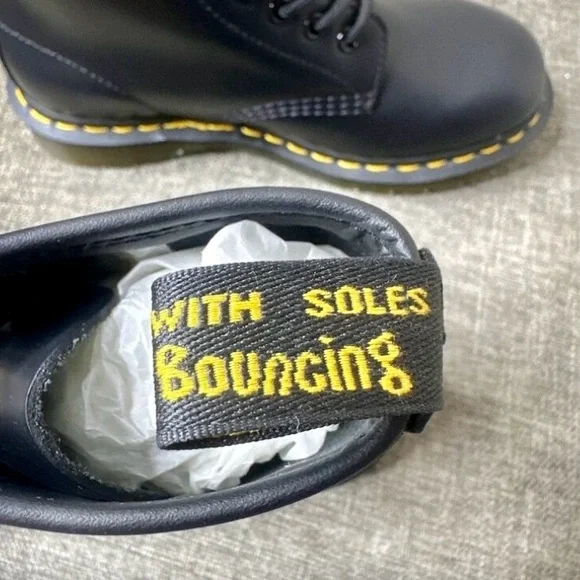 NEW WITH BOX - Dr. Martens 1460 Smooth Leather - Picture 8 of 10